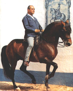 Horsemen: Nuno Oliveira, a master of "natural" dressage